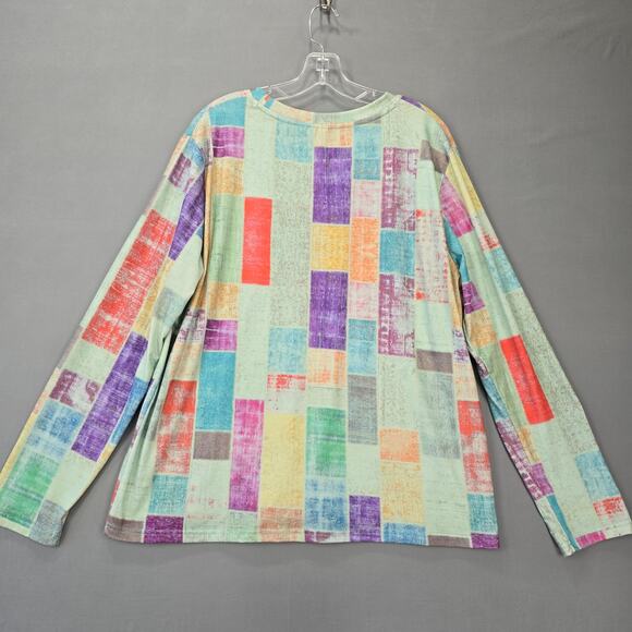 Exclusive Green Shirt Multicolor Geometric Print Tee Long Sleeves Scoop Women 2X - Picture 2 of 5